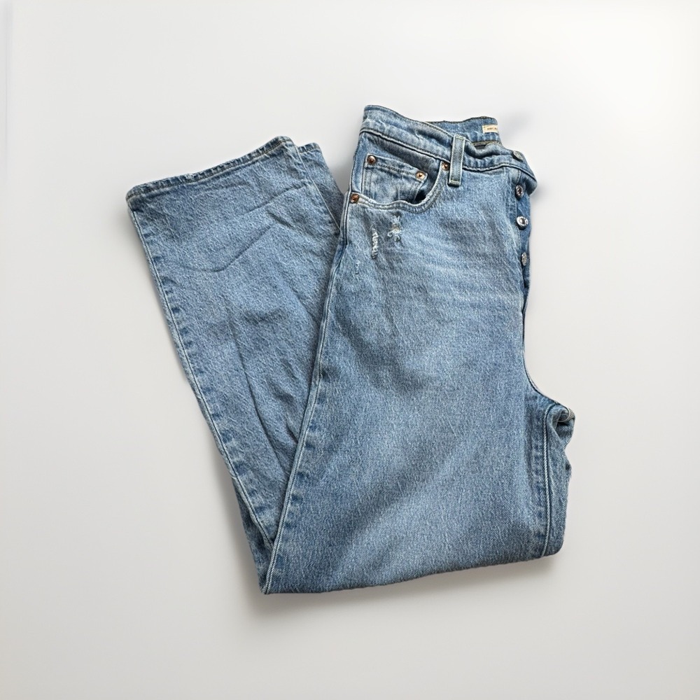 Levi's‎ Women's Ribcage Straight Ankle Jeans, Light Blue, Distressed Size 26